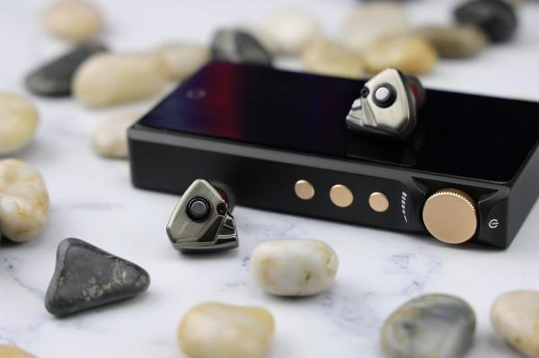 「耳邊評測」三百元價位的素質巔峰&mdash;&mdash;達音科TITAN S