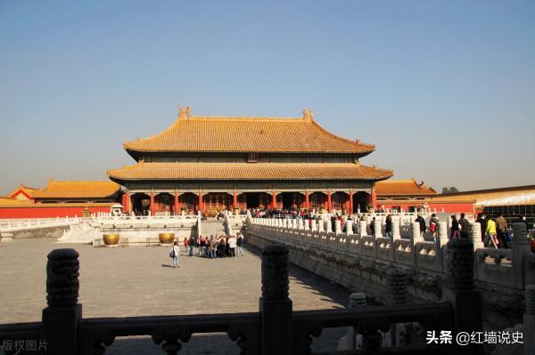 楊嗣昌出征，崇禎賜宴，李自成投奔張獻忠的這段情節，堪稱經典