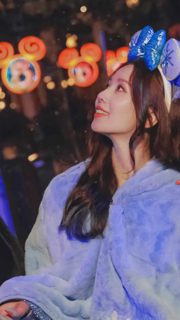 劉詩詩迪士尼適配度也太高了吧!真的不是童話現場嗎? 劉詩詩迪士尼適配度也太高了吧!真的不是童話現場嗎?