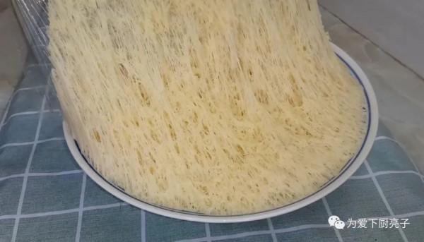 1斤麵粉，半斤紅豆，鍋裡一蒸，鬆軟香甜無新增，吃過就唸念不忘