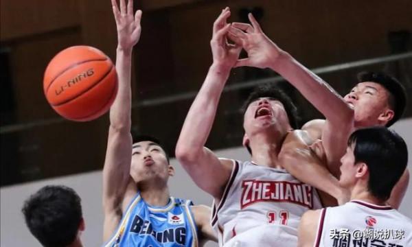 重罰翟小川!慢鏡頭下惡意動作痛失底線,CBA聯盟或追加嚴懲 重罰翟小川!慢鏡頭下惡意動作痛失底線,CBA聯盟或追加嚴懲