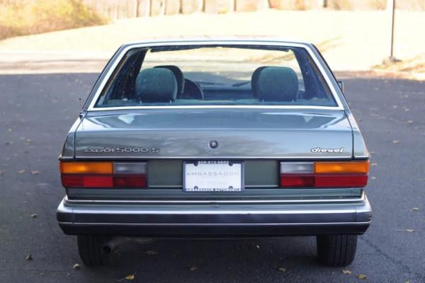 奧迪A6真正的鼻祖,儲存完好的1980年奧迪5000 S柴油版 奧迪A6真正的鼻祖,儲存完好的1980年奧迪5000 S柴油版