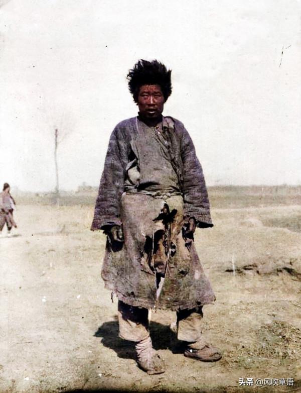 1908年的彰德府（今安陽）鄉村，老人騎馬出行，小夥阻止洋人照相