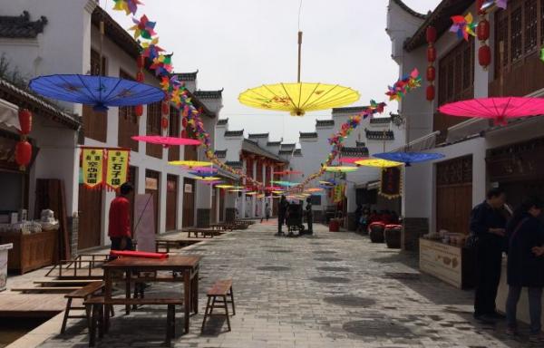 陝西模仿袁家村打造3A景區，有意成關中第一江南，遊客卻敗興而歸