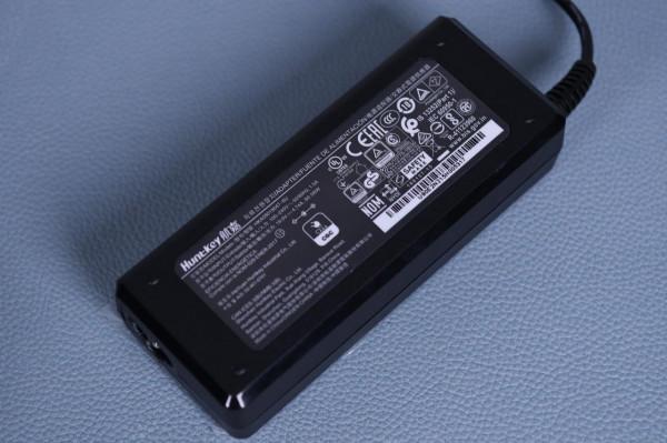 居然如此簡約 同方精銳Z1-557一體機開箱+拆解