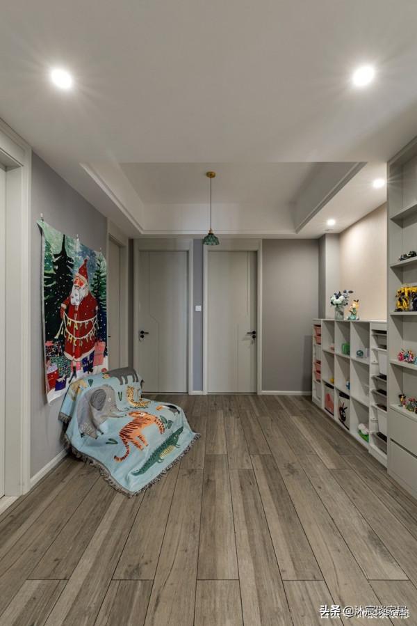 “雙眼皮”吊頂，開放式廚房，她家現代時尚，暖暖的北歐風超治癒