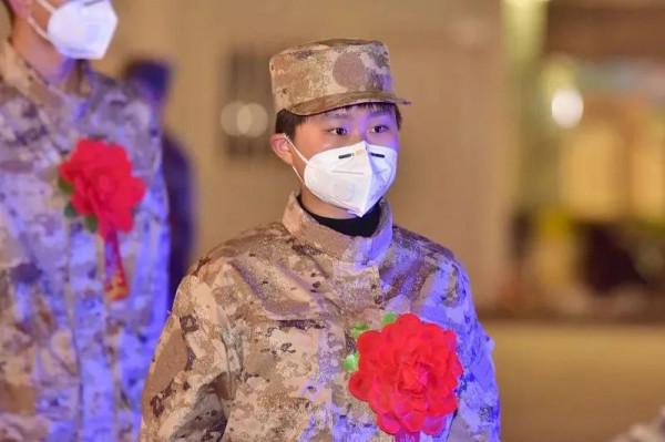 帥炸！全國首次！女兵授劍儀式來了