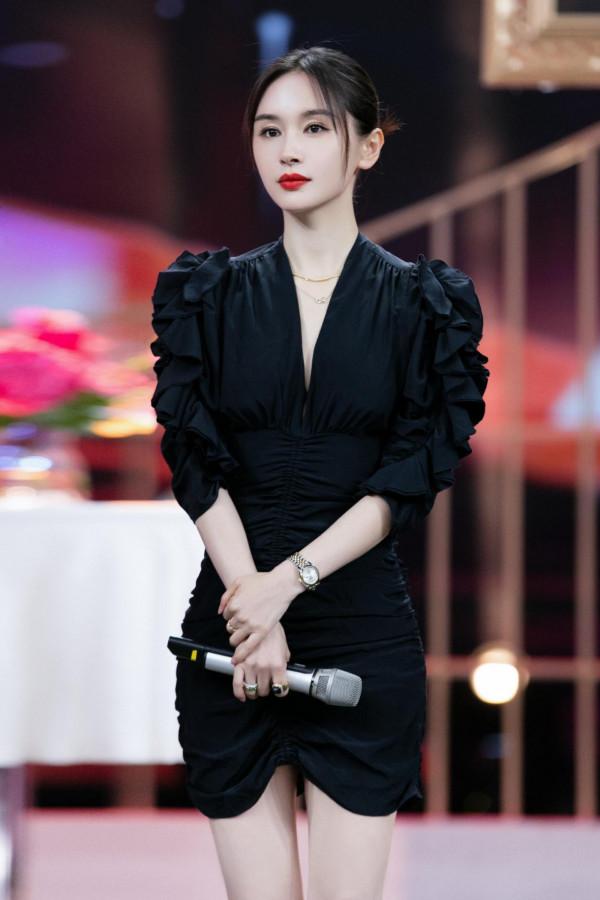 個子不高穿出苗條身材，王子文的搭配，果然好看