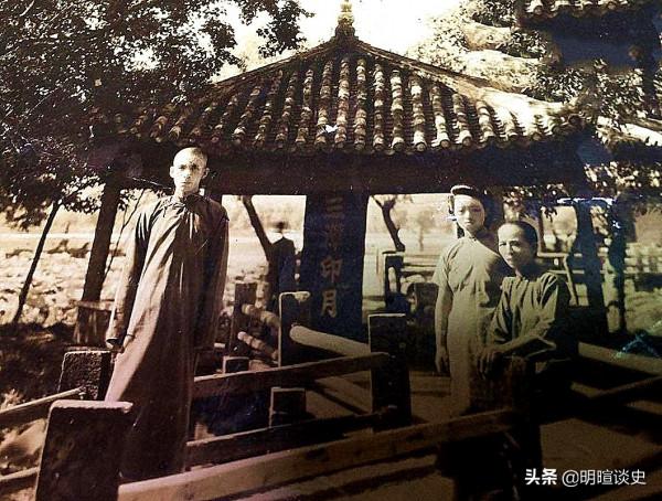 清代一樁奇案，老宅半夜鬧鬼，案情撲朔迷離，捕頭破案，揭穿謎底