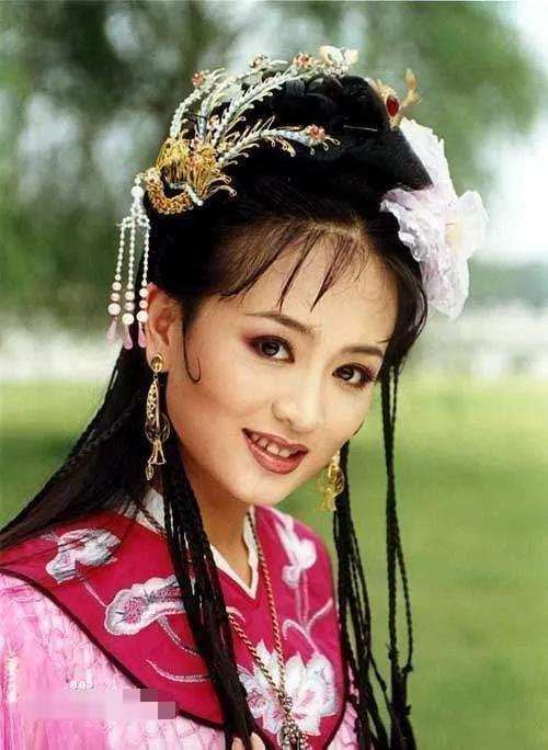 演皇帝多次張鐵林，演皇后翻紅涓子，演皇子出名劉瑞瑞，經典角色