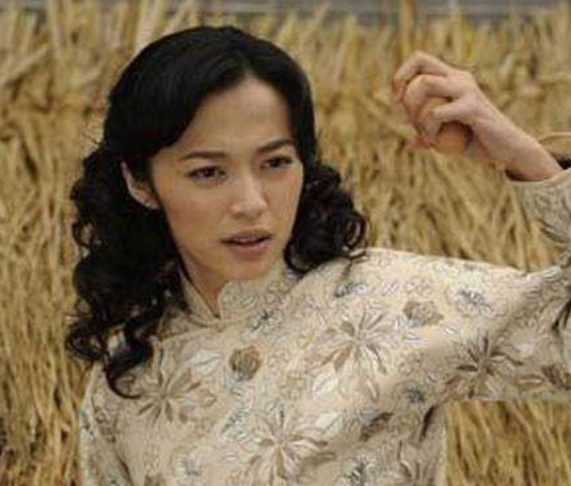 《潛伏》中的假夫妻,在白區普遍存在,原因不復雜,只為了好租房 《潛伏》中的假夫妻,在白區普遍存在,原因不復雜,只為了好租房