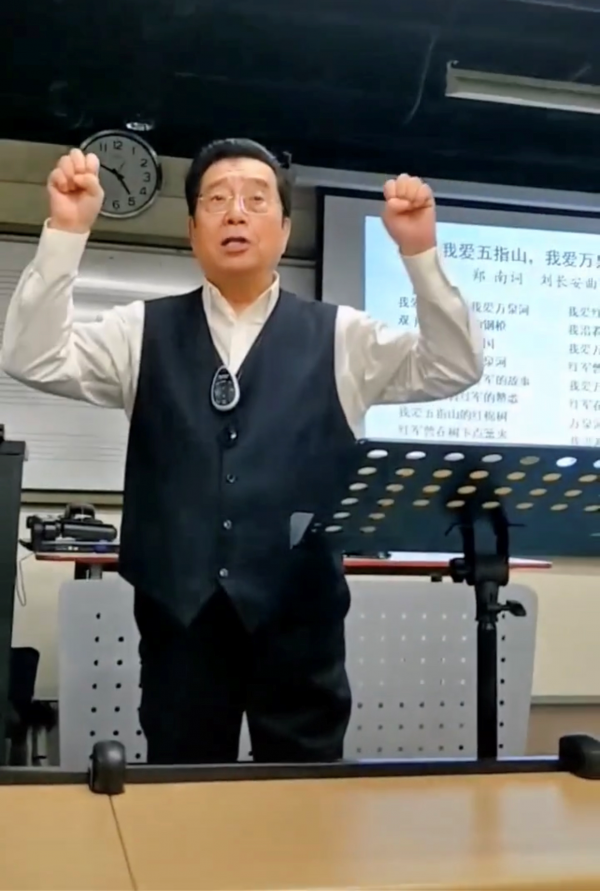 82歲李雙江罕露面！面色紅潤滿頭濃密黑髮，親自教學飆高音獲熱捧