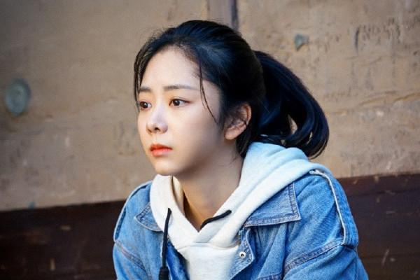 31歲的譚松韻，熒幕前單純美好，背後的故事卻讓人心疼