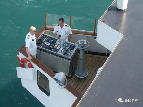 從艦橋看003航母的設計創意