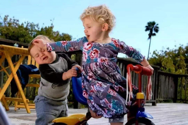 孩子2歲哭鬧脾氣大，爸媽焦慮沒辦法？三招幫你解&OpenCurlyDoubleQuote;困&rdquo;