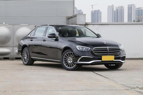 43&period;99萬起，配2&period;0T&plus;9AT，實拍2022款賓士E級，能否坐穩C級標杆？
