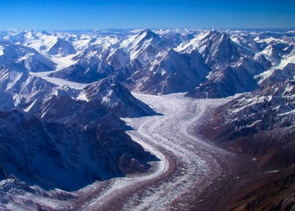 西姆沙爾“雪山人”：雪山上如履平地，6000米高原挖礦淘金難養家