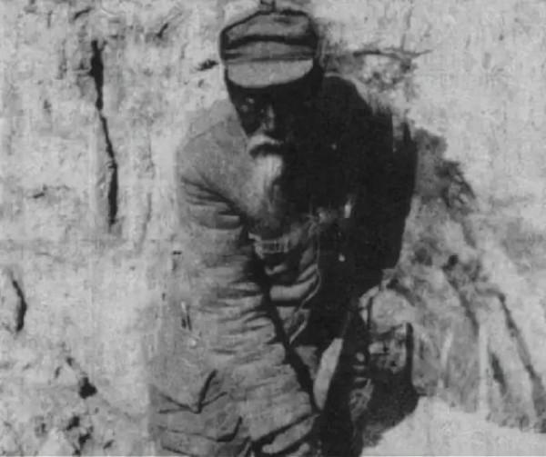 他是唯一參加過清軍、北洋軍、國軍、八路，解放後授銜的軍人