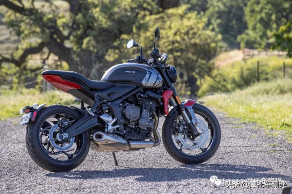 我有點懷疑,Aprilia Tuono660 vs Triumph Trident660你不知怎麼選? 我有點懷疑,Aprilia Tuono660 vs Triumph Trident660你不知怎麼選?