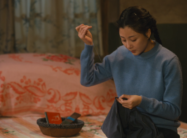 《人世間》演員打了多少&OpenCurlyDoubleQuote;濃妝&rdquo;女明星的臉？給你們看看啥叫女人