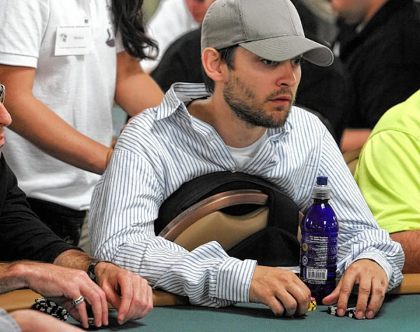 初代蜘蛛俠託比·馬奎爾因賭博輸光家產,妻離子散 初代蜘蛛俠託比·馬奎爾因賭博輸光家產,妻離子散