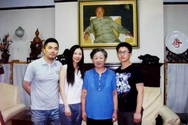 彭真的妻兒子女現狀如何？4個子女竟都不姓“彭”