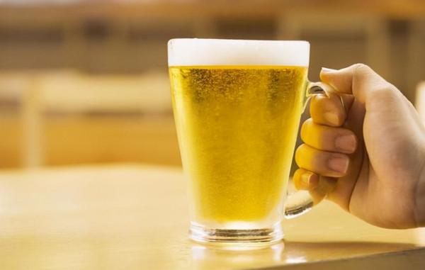 每晚喝一瓶啤酒,久而久之,身體會有怎樣的變化?喝酒的瞭解一下 每晚喝一瓶啤酒,久而久之,身體會有怎樣的變化?喝酒的瞭解一下
