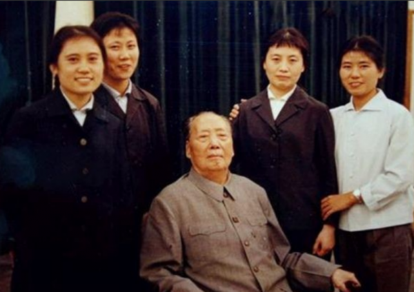 76年毛主席逝世，汪東興看過悼詞後提出一點意見，華國鋒：我贊成