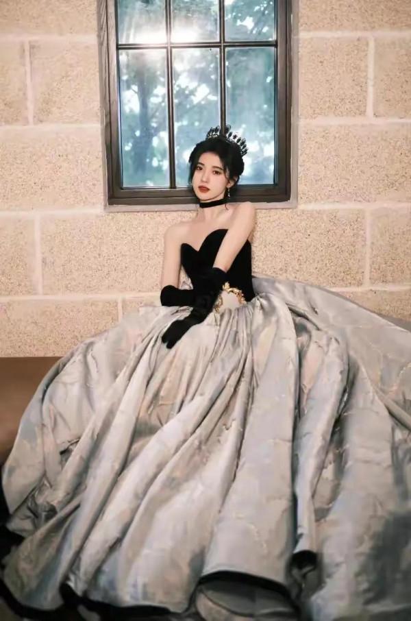 鞠婧禕黑暗公主造型,她還是有點料的 鞠婧禕黑暗公主造型,她還是有點料的