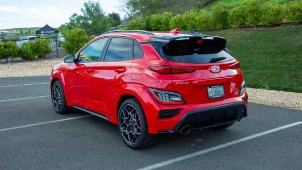 伊蘭特N即將入華，另一款海外昂希諾N值得等嗎？海外試駕KONA N