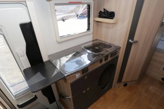 以海豚命名的房車，隆翠哆啡C635雙拓玩家版房車