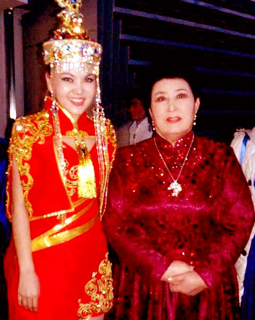 著名歌唱家烏蘭圖雅：情殤“愛情烏托邦”，失戀後依然堅強