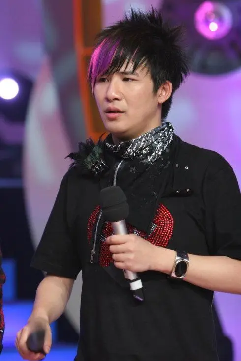 大張偉的人間清醒：堅持與兄弟AA分賬，拒絕黃小蕾專愛胖老婆