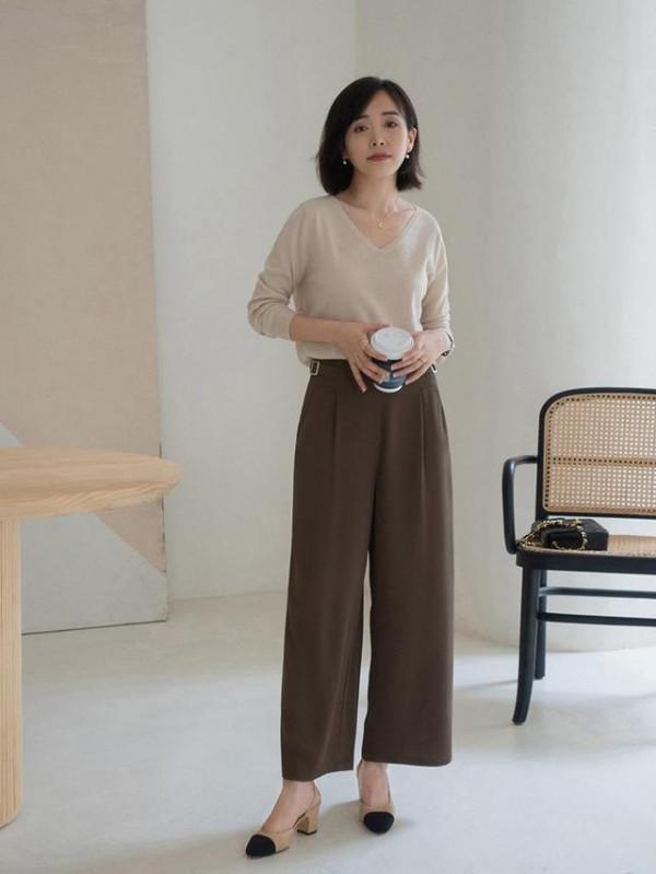 牛仔褲大勢已去,“中縫闊腿褲”才是2022年的流行款,時髦高階 牛仔褲大勢已去,“中縫闊腿褲”才是2022年的流行款,時髦高階