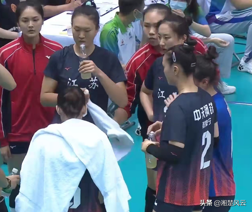 江蘇女排3-0橫掃廣東隊豪取四連勝，廣東隊信心受損，單局僅得6分