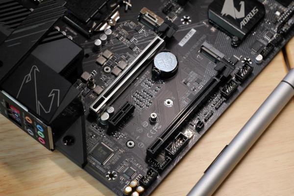 技嘉小雕B560M AORUS PRO主機板分享，幾百塊輕鬆搞定i7-10700K？