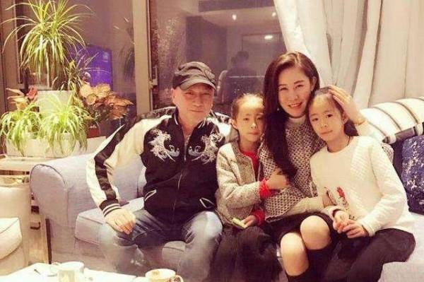 著名演員湯鎮業:二婚娶青島小妻子,我們是6個孩子的爸爸媽媽 著名演員湯鎮業:二婚娶青島小妻子,我們是6個孩子的爸爸媽媽