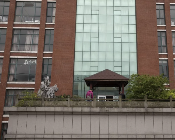 浙江富二代,穿16萬的衣服,卻遭遇破產離婚,老婆只留給他2000元 浙江富二代,穿16萬的衣服,卻遭遇破產離婚,老婆只留給他2000元