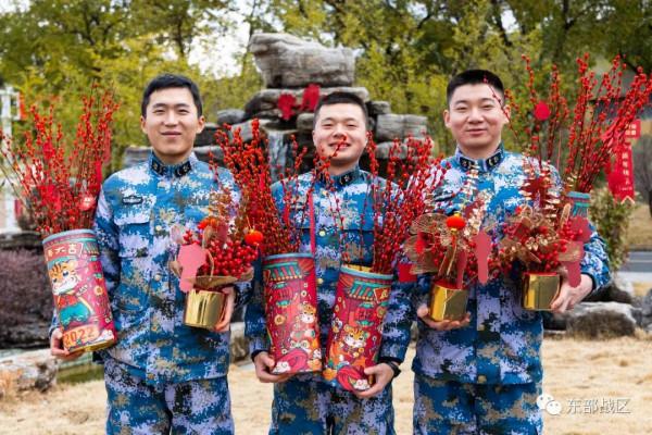 這次站哨的，全是校尉軍官