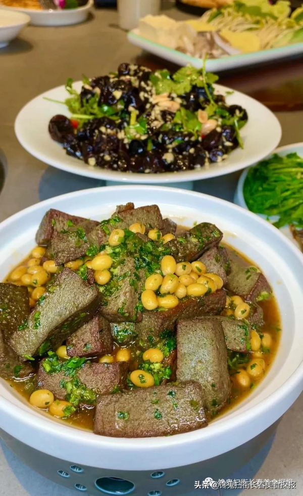 來自汪清百草溝。花泥鰍、川丁子,長白山小魚湯,已16年 來自汪清百草溝。花泥鰍、川丁子,長白山小魚湯,已16年