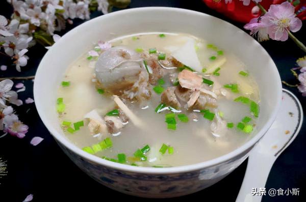 小時候農村殺豬，就等著吃這口兒，什麼調料也不加，原汁原味