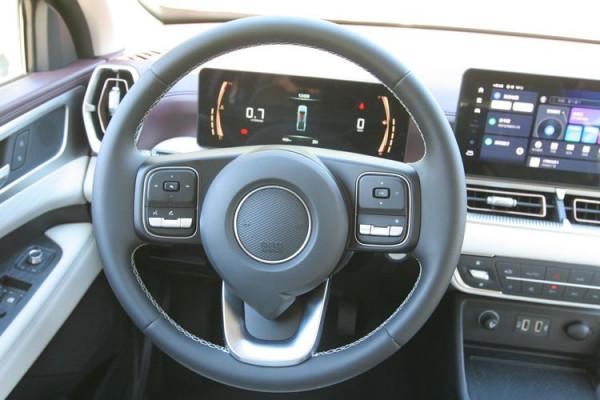 緊跟潮流的商用皮卡！試駕長城皮卡金剛炮