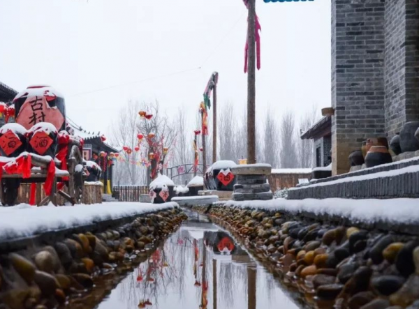 山東耗資5億建造“假古城”,剛開業就成熱門景點,門票卻惹爭議 山東耗資5億建造“假古城”,剛開業就成熱門景點,門票卻惹爭議