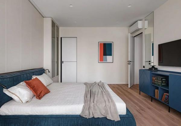 本案位於烏克蘭基輔，現代開放式格局色彩搭配美觀一起來欣賞吧