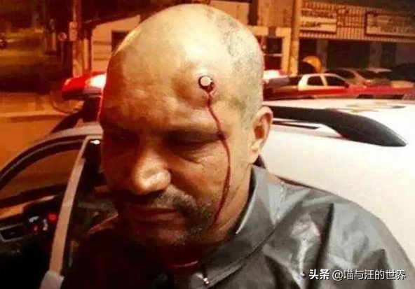 被子彈擊中後,還能站起來拿槍掃射嗎?別被影視劇忽悠了 被子彈擊中後,還能站起來拿槍掃射嗎?別被影視劇忽悠了