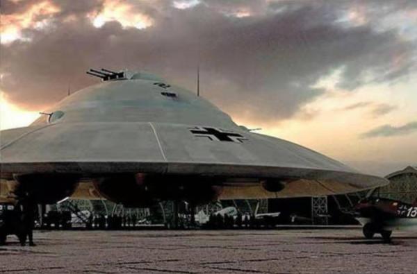 二戰時期，德國納粹研製的飛碟，用水和空氣做燃料，時速2200公里