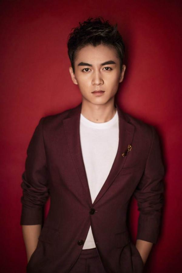 TVB小花林夏薇獲堂哥林峰助威，好友陳曉幫忙拉票，視後似囊中物