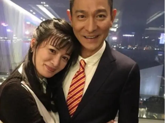 5對“師徒反目”的明星,有人大度原諒,有人公堂對薄 5對“師徒反目”的明星,有人大度原諒,有人公堂對薄