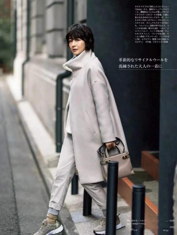 40+女人的優雅,簡約中帶點風情,觸手可及的溫暖,填滿整個冬天 40+女人的優雅,簡約中帶點風情,觸手可及的溫暖,填滿整個冬天