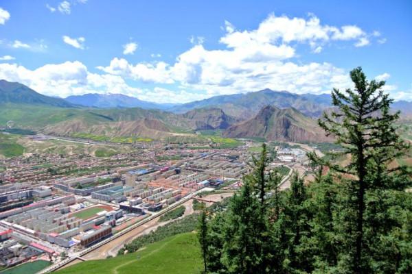 青海與甘肅交界，有座寶藏小縣城，幾乎包攬了兩地最美的風景